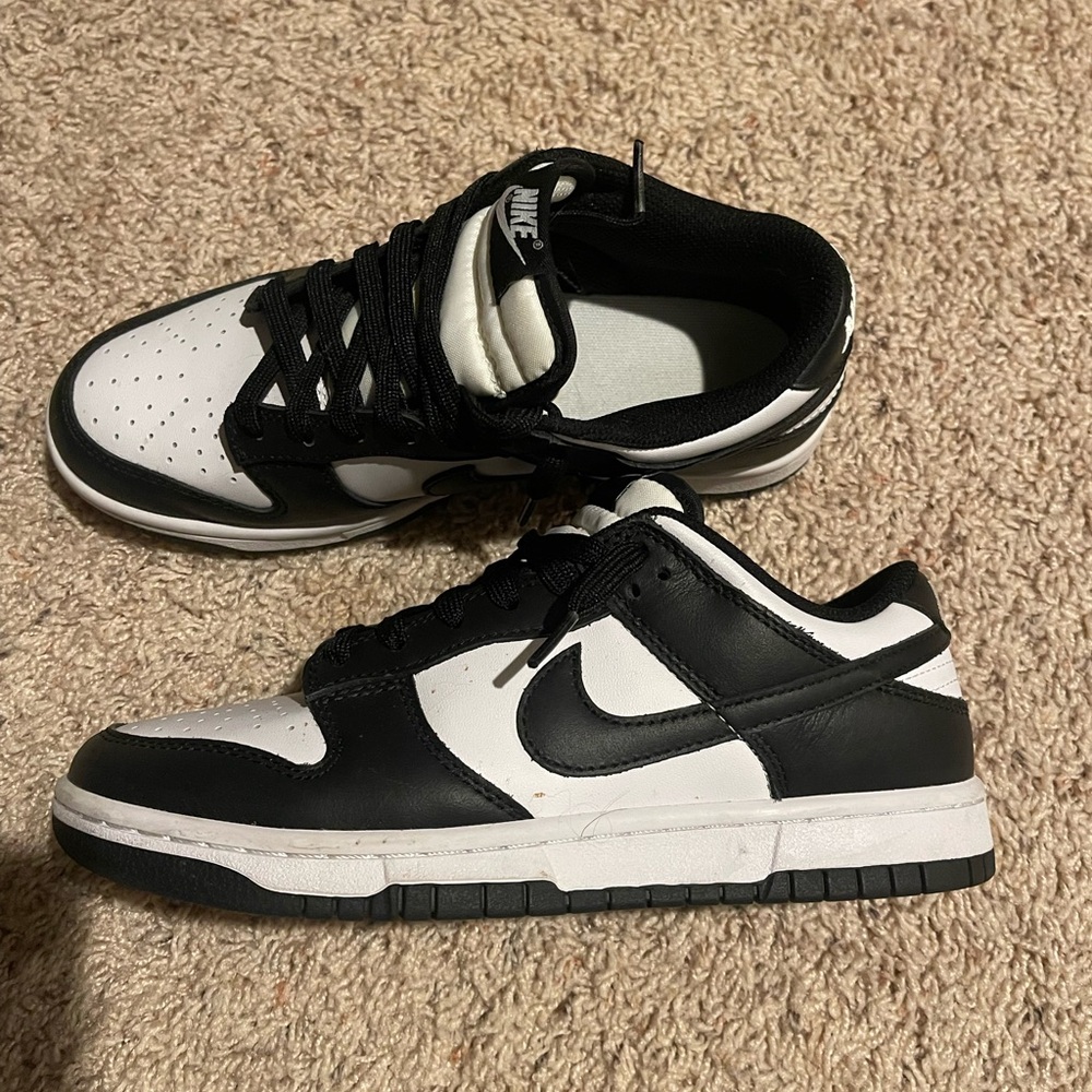 Nike Black and White Women's Sneakers